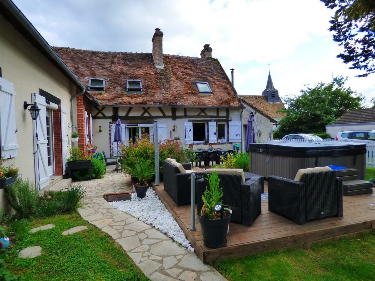 Chambres D'Hotes Les Muscaris Feins-en-Gatinais Exterior photo
