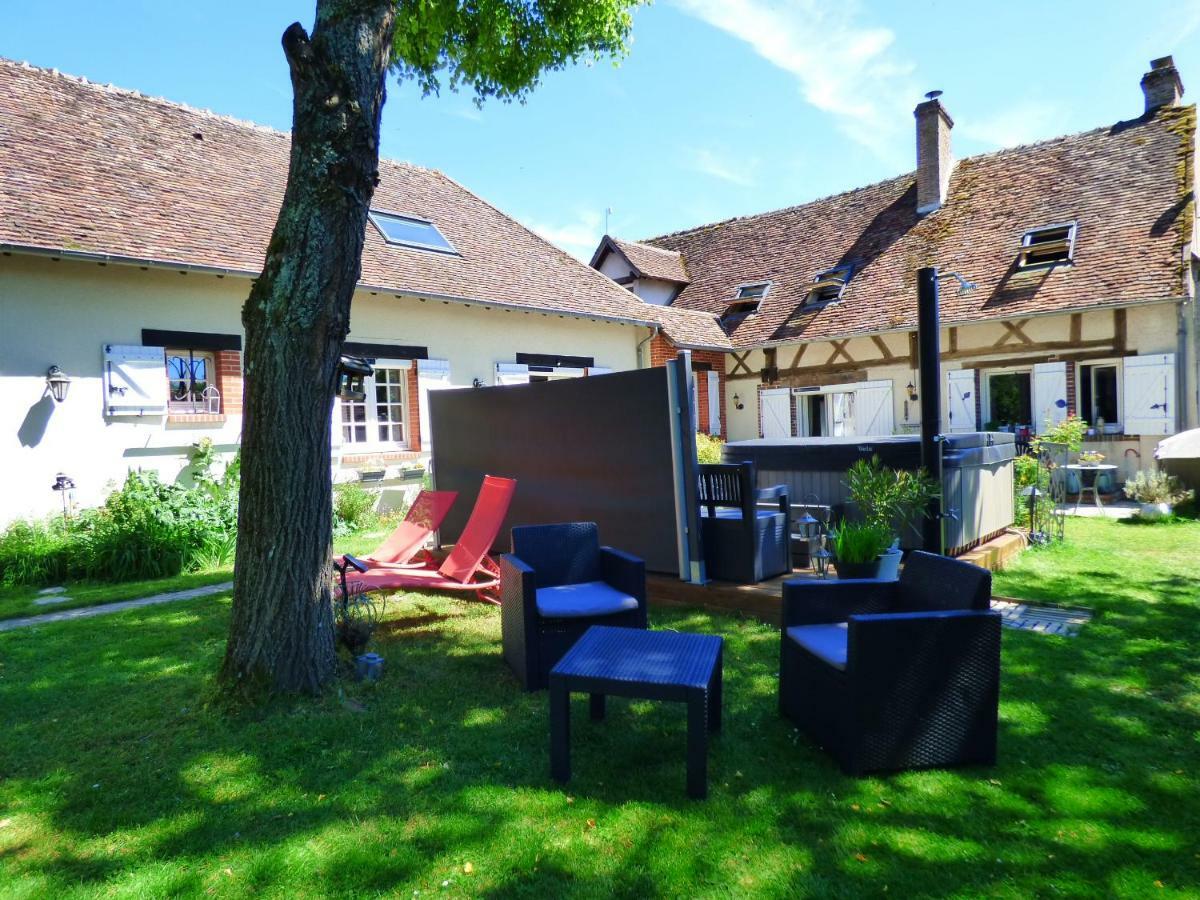 Chambres D'Hotes Les Muscaris Feins-en-Gatinais Exterior photo